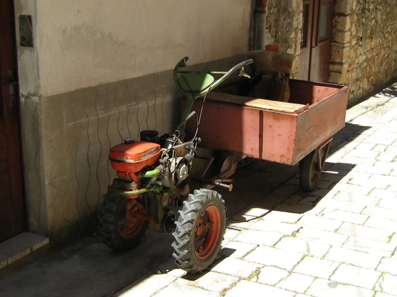 Powerful Companion: Deutz-Fahr TTV 7250 Agrotron Tractor Priced at €83,181