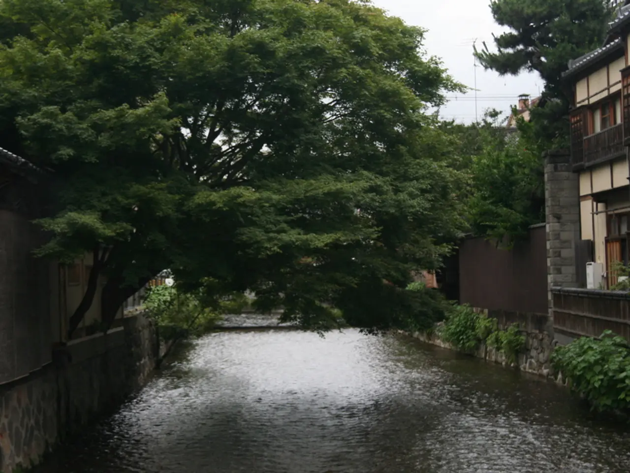 Modern elegance revitalizes Lake Country Builder's waterfront property