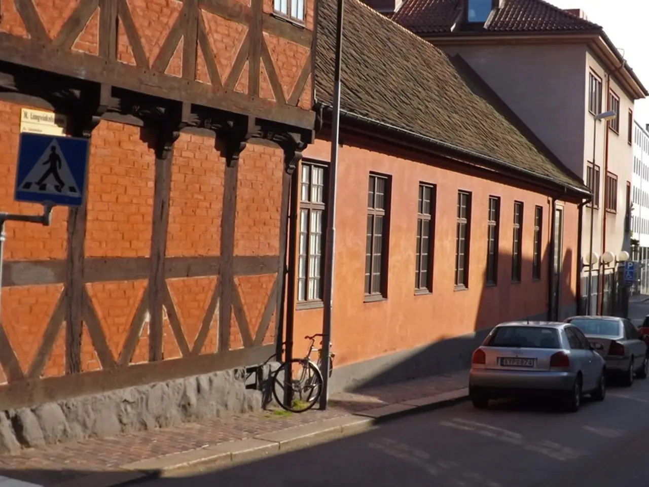 Bike rental station StadtRAD now active in Marmstorf, red-wheeled bikes available for use