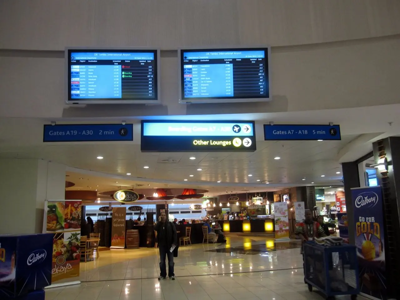 Streamlining Your Space for Game Night: 6 Strategies for Arranging Your Entertainment Center