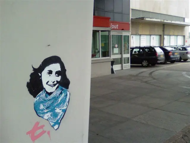 Exploring Berlin on Foot: A Walking Tour Highlighting Art Nouveau in Charlottenburg