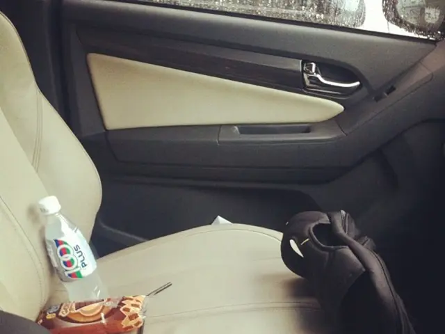 Practical Strategies for Removing Urine Stains from a Toilet Seat