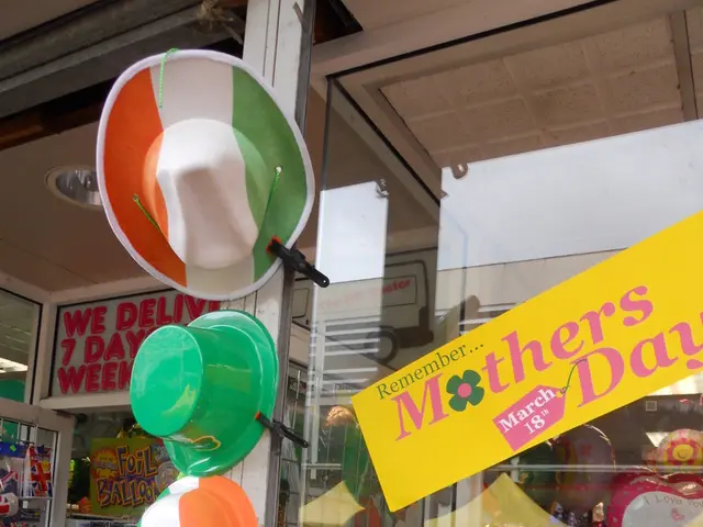 Top-notch Presents for Fans of DC Superheroes: A Compilation of 21 Must-Haves for Men Enthusiasts