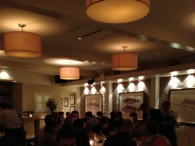 Create Outdoor Lanterns through DIY Methods with Mod Podge