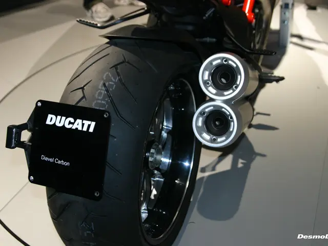 Futuristic Appearance of Bandit9's Liquid Metal Ducati 821 Revealed