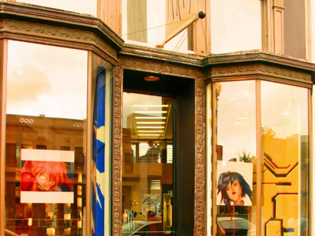 Transforming Your Abode with Art: Inventive Methods in Home Redesign Through Artwork