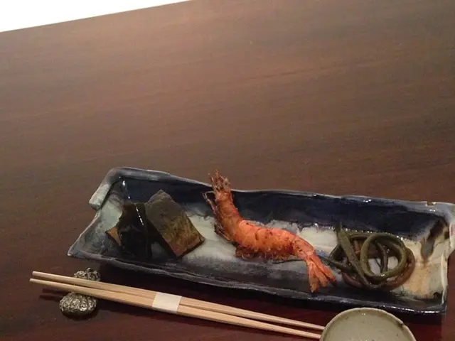 Switching Out Chainsaw Lubricant with Vegetable Oil as an Alternative