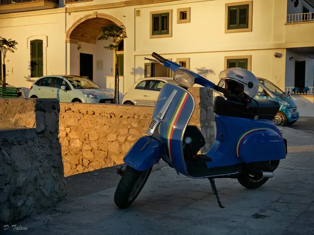 Off-the-grid lifestyle in a compact dwelling, powered by solar energy for a Nissan LEAF vehicle...