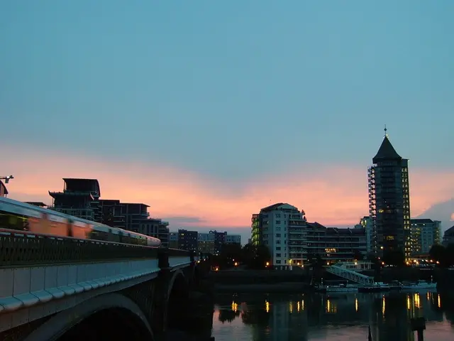 Discussion Point of the Week: Dare to Take a Dip in the River Thames?