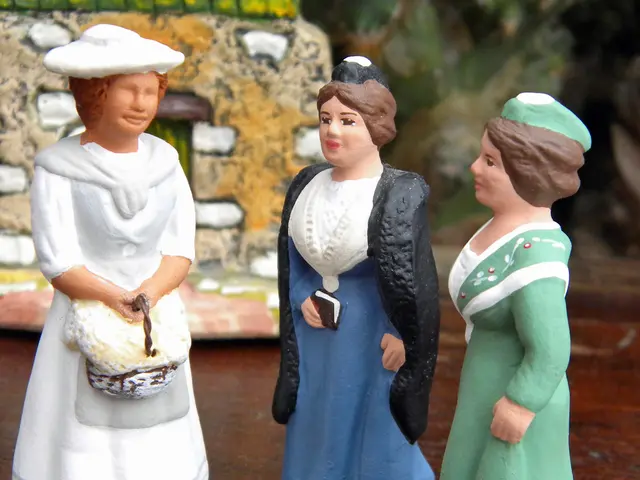 "Wooden Spoon Figurines Modeled After the Characters from 'Bridgerton'"