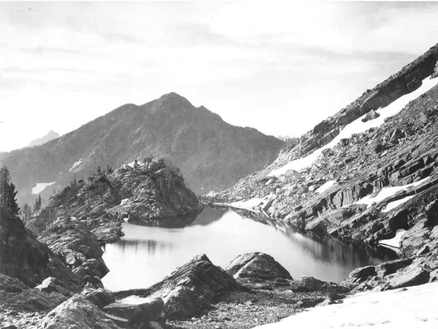 Hiking Adventure: Discovering the Waterfall at Mossy Cave Trail in Bryce!