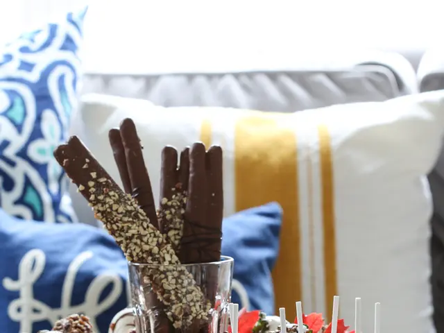 Comprehensive Expert Guide on Cleaning, Drying, and Maintaining Pillows: Eliminating Unpleasant...