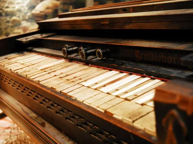 Express Retro: Amplifying Emotions Beyond Verbal Limitations, Through the Speech of a Piano